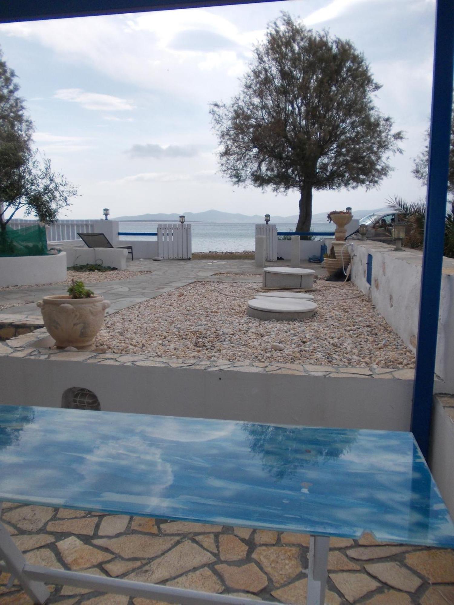 Right On The Beach- Beachfront-best Unit -paros Apartment Aliki (Paros)