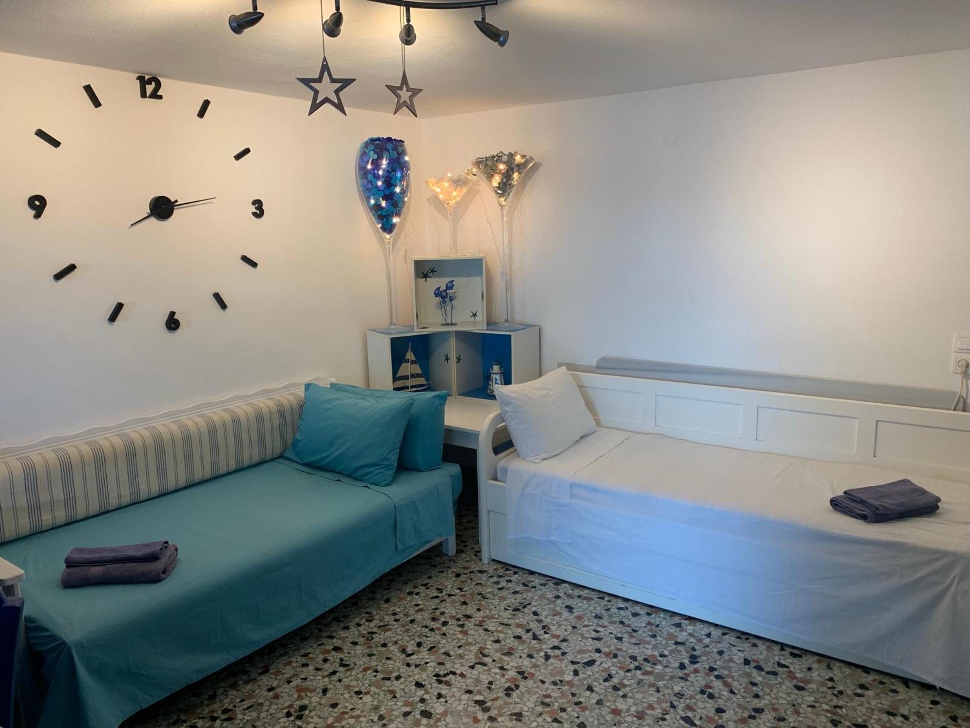 Right On The Beach- Beachfront-best Unit -paros Apartment Aliki (Paros)